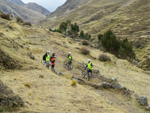 Descent by bike from the Andes to Calca