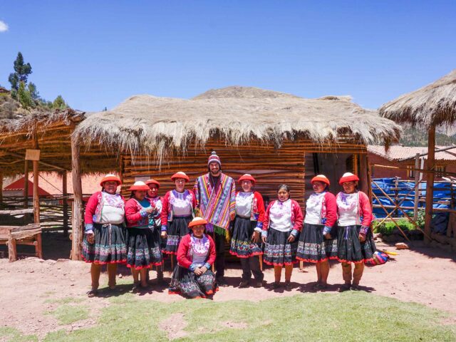 Chinchero textile Experience & Easy hike