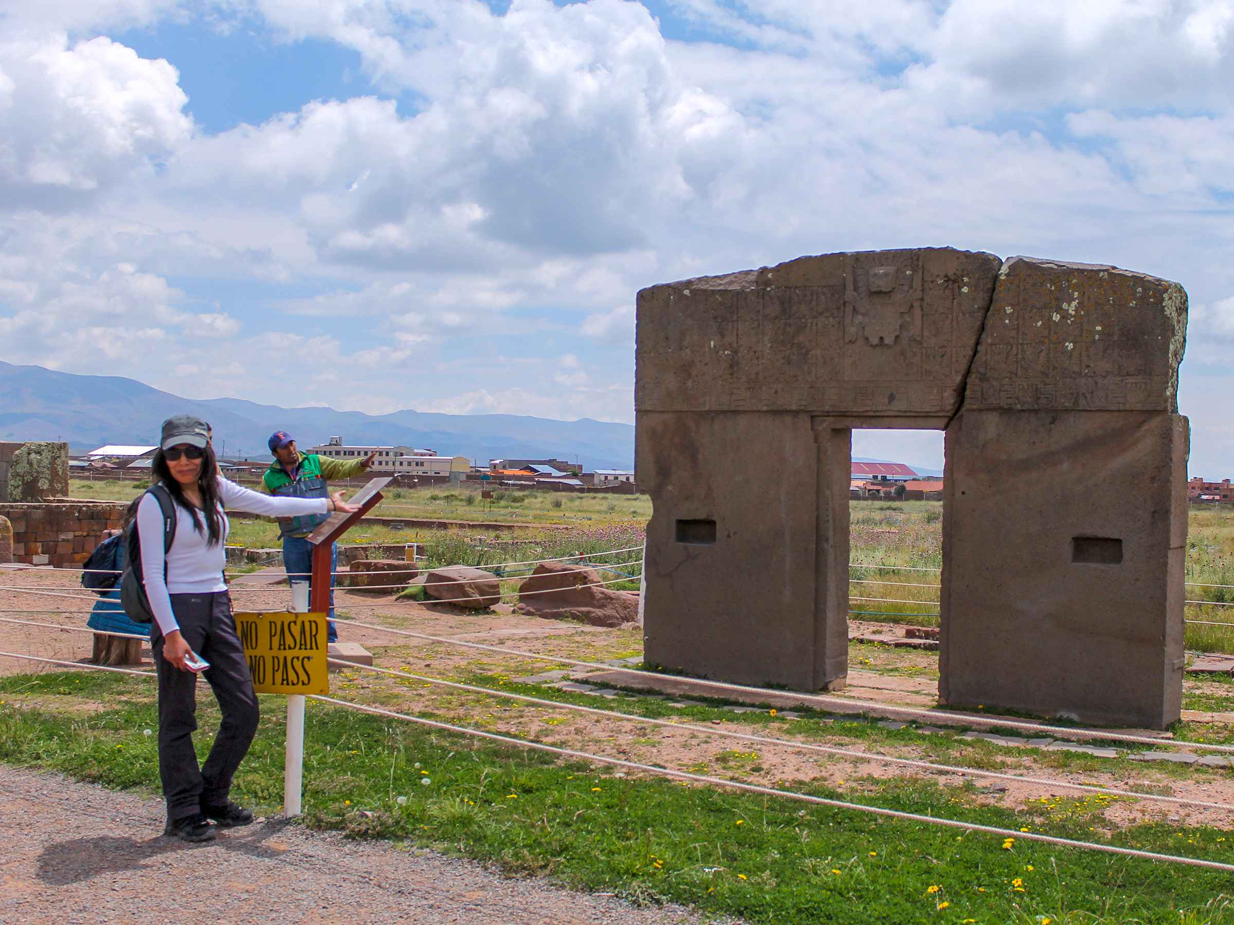 tiwanaku tour bolivia from puno